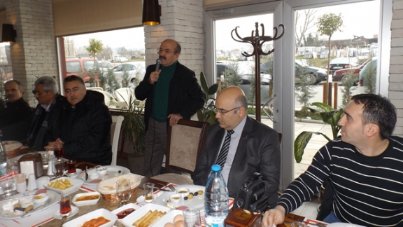 İl Milli Eğitim Müdürümüz Yaşar DEMİR Okul Müdürleri ile Kahvaltıda buluştu.