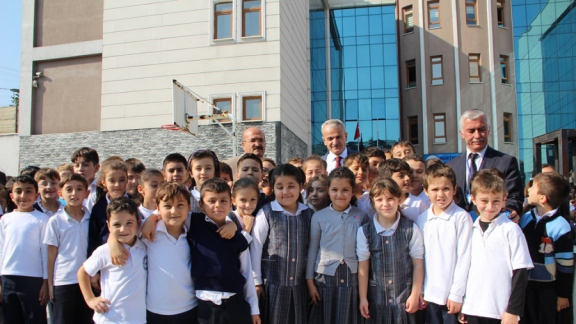 İl Milli Eğitim Müdürümüz Yaşar DEMİR ve Bartın Valisi Nusret DİRİM ile Okulları Ziyaret ediyorlar.