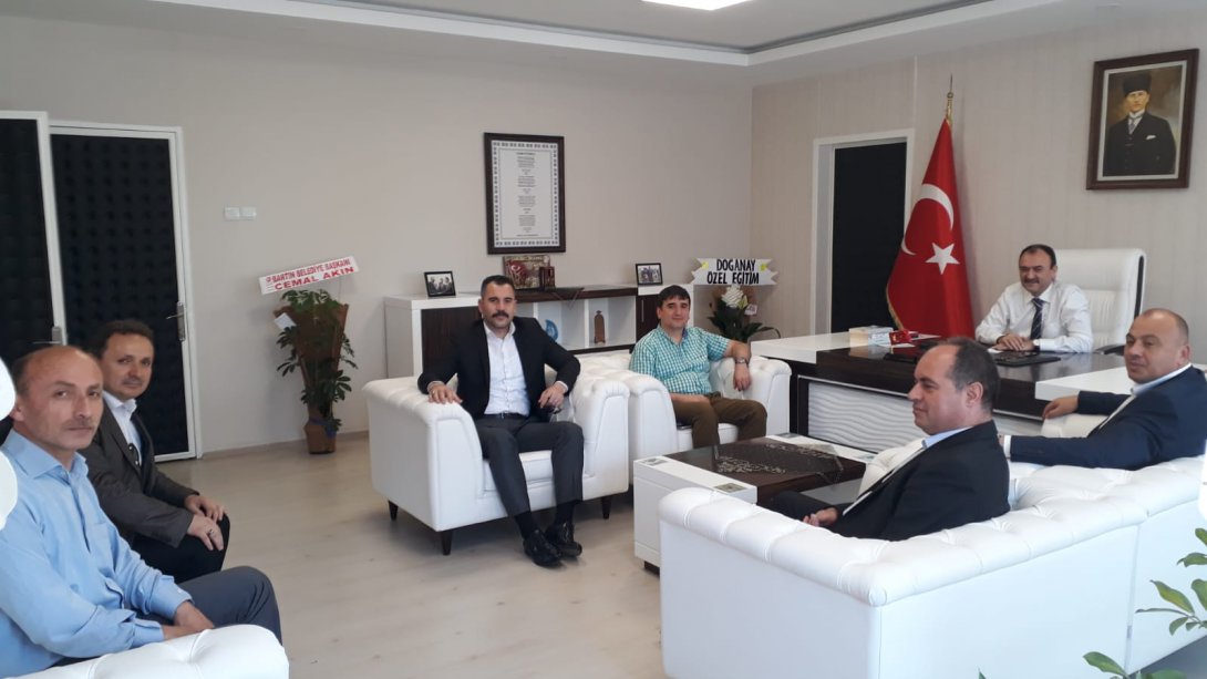 Bartın Eğitim Bir-Sen Yönetim Kurulu Şube Başkanı Muhammet AKÇA Yönetim Kurulu Üyeleri İl Milli Eğitim Müdürümüz Sayın Bilal Yılmaz Çandıroğlu'nu makamında ziyaret ettiler.