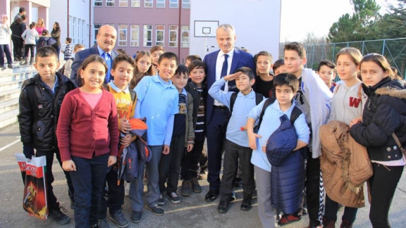 Vali Nusret Dirim ve İl Milli Eğitim Müdürü Yaşar DEMİR; Gazi İlkokulu ve Ortaokulunda