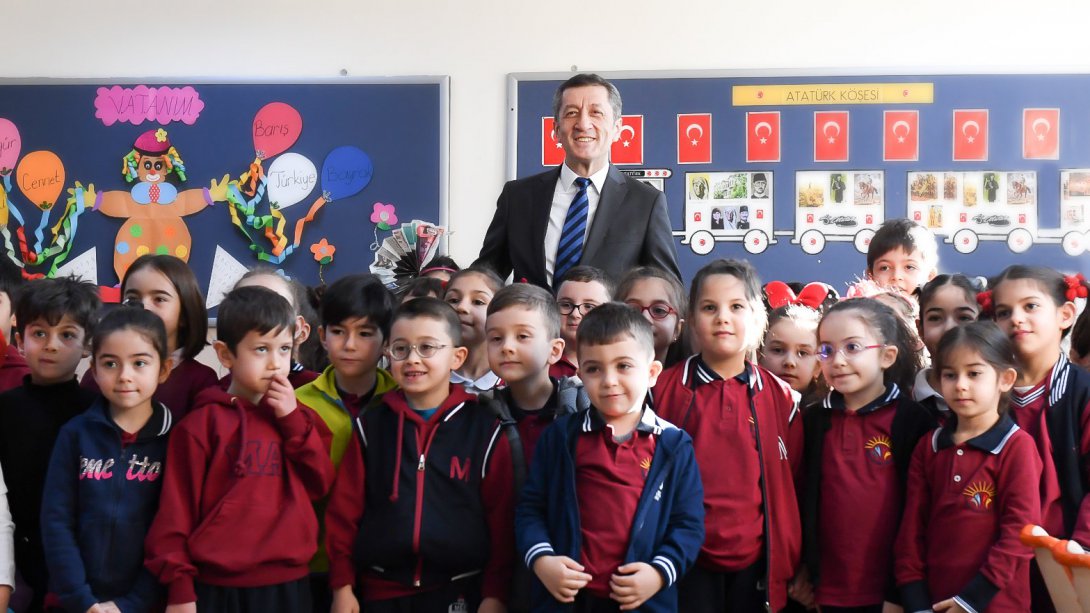 Milli Eğitim Bakanı Sayın Ziya SELÇUK´un "23 Nisan Ulusal Egemenlik ve Çocuk Bayramı" Mesajı