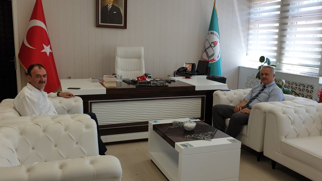 Bartın Defterdarı Muhammed Osman ŞENER, İl Milli Eğitim Müdürümüz Bilal Yılmaz ÇANDIROĞLU'nu makamında ziyaret etti.