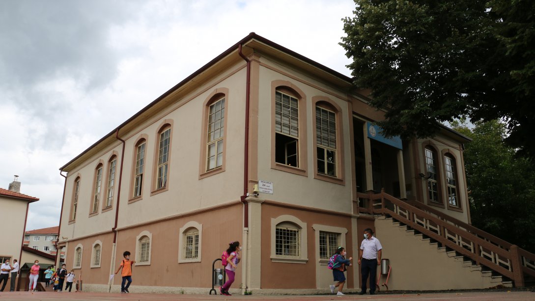 İstiklal İlkokulu, Minik Öğrencilerimizle Renklendi